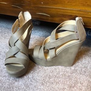 Chinese Laundry Platform Sandal Wedges